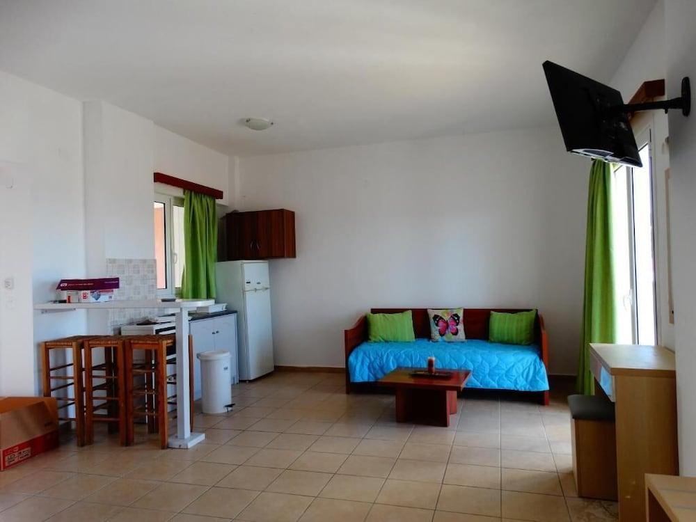 Paradiso Apartments อิปโซส ภายนอก รูปภาพ