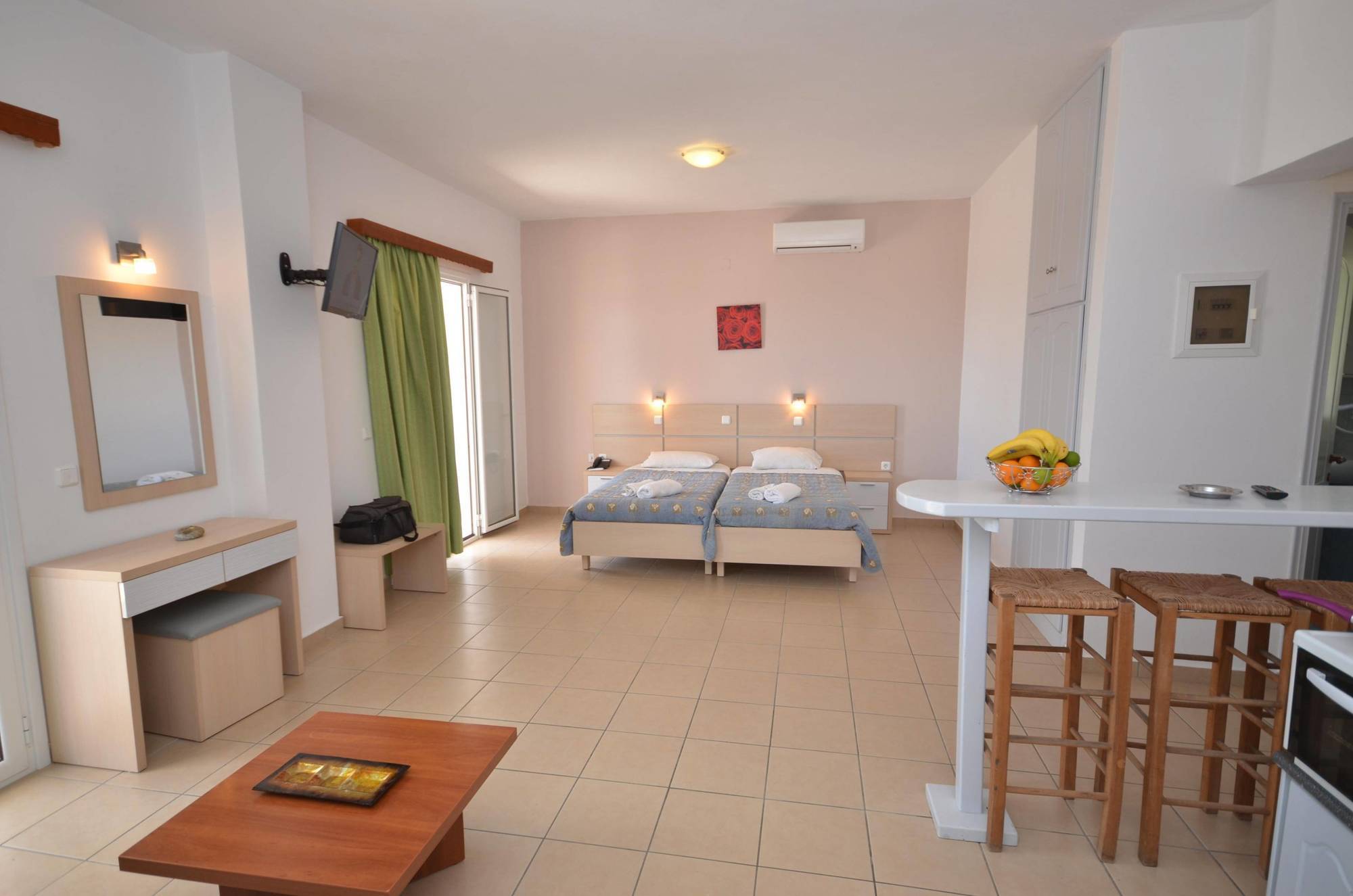 Paradiso Apartments อิปโซส ภายนอก รูปภาพ
